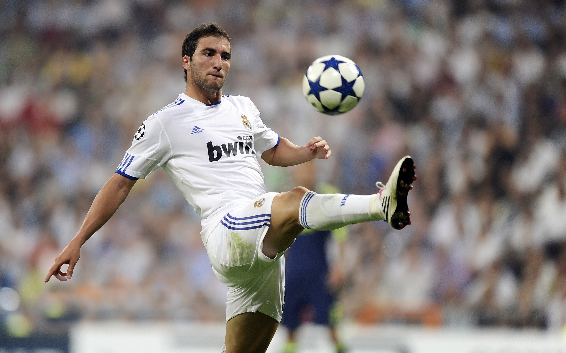 本泽马赛后评分拉满,一场雷恩对阵加纳的另类解读